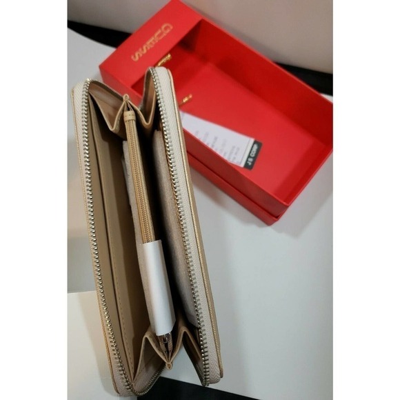 GUESS Factory Woman Champagne Logo Zip-Around Wallet Clutch Bag NWT - Picture 9 of 12